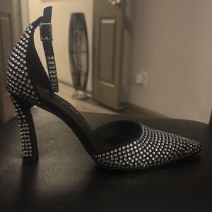 Wild Pair
Women's Aurelii Pointed Toe Embellished Pumps